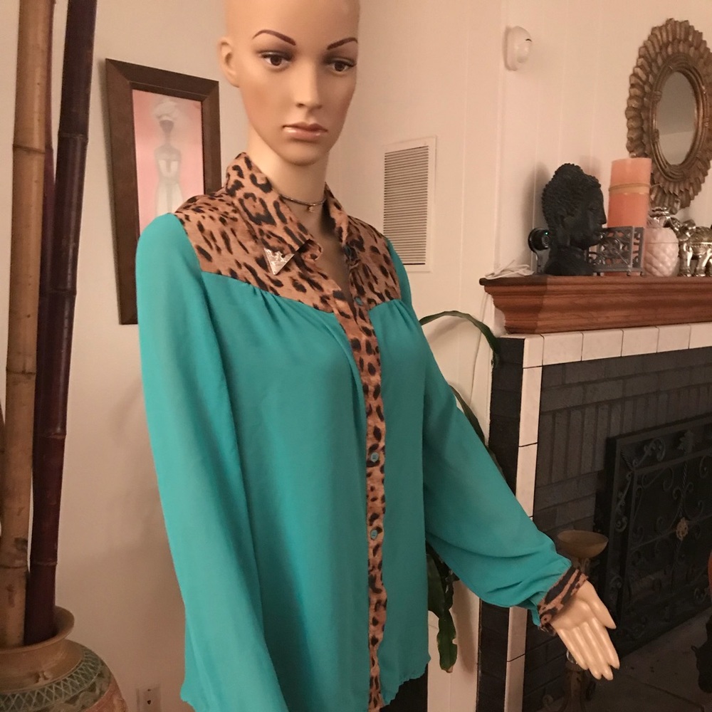 Button up blouse - Picture 6 of 6